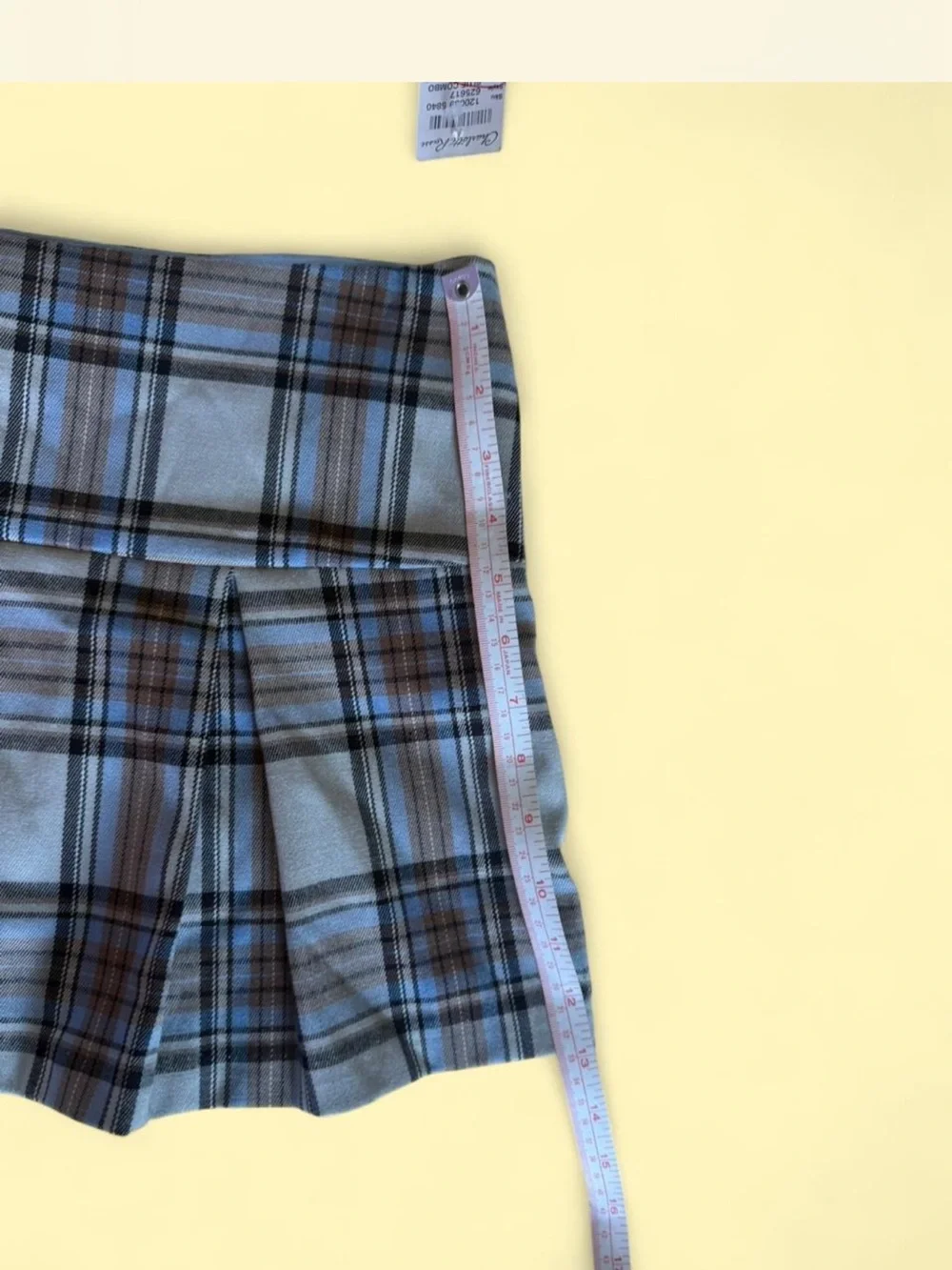 Charlotte Russe Gray Plaid Pleated Mini Skirt with Blue Accents - Picture 4 of 4